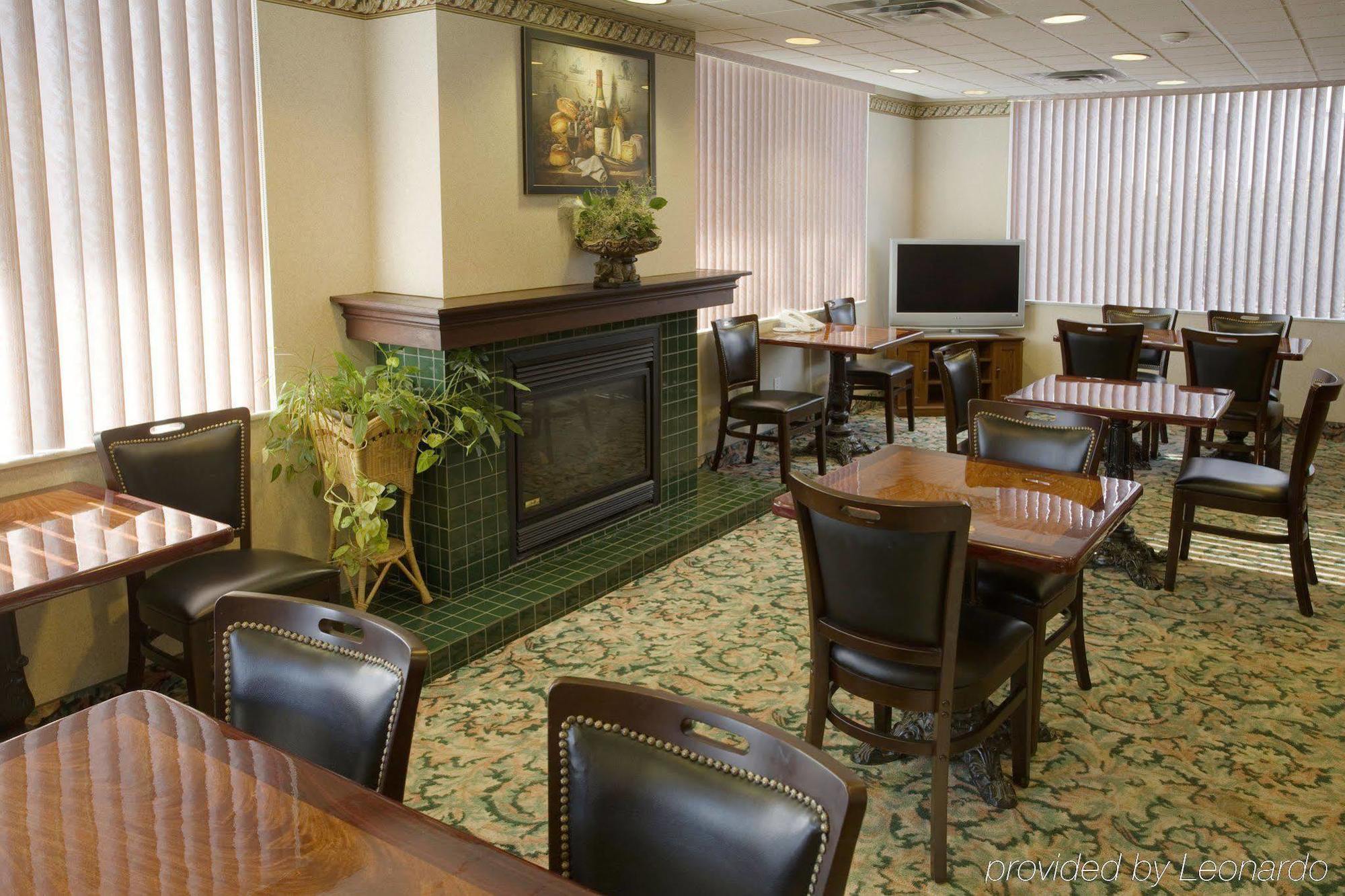 Comfort Suites Downtown Windsor Luaran gambar