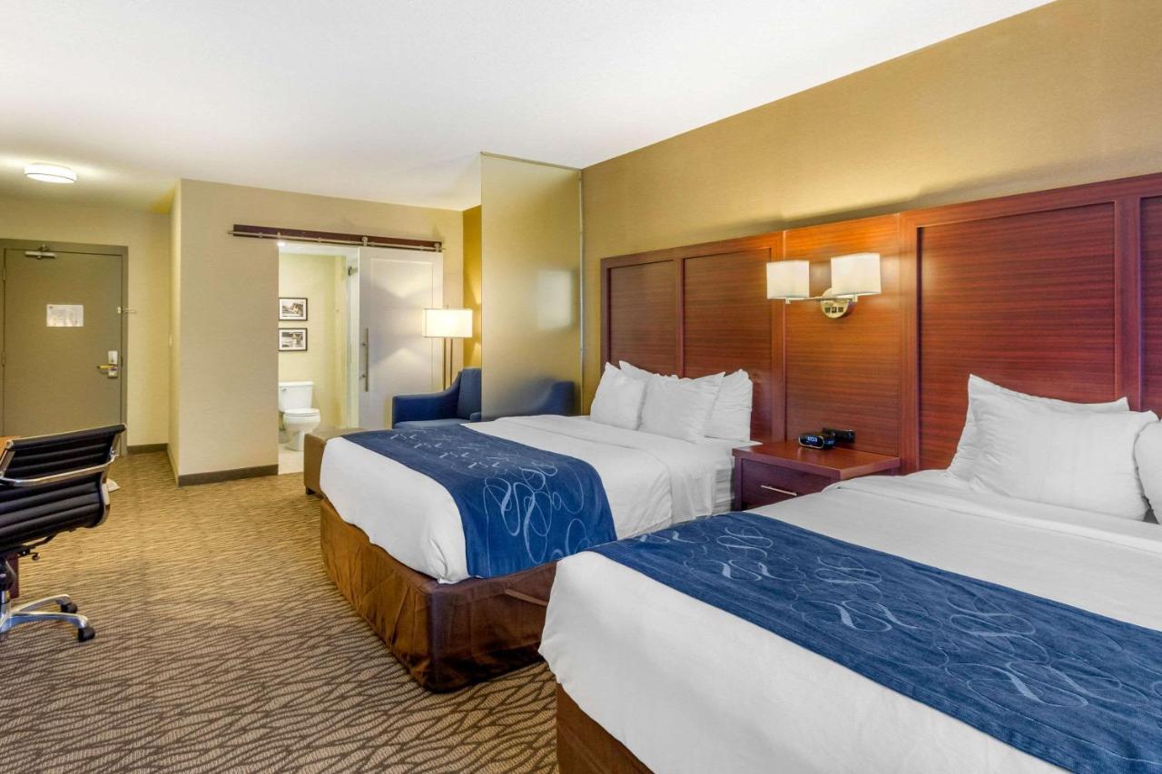 Comfort Suites Downtown Windsor Luaran gambar