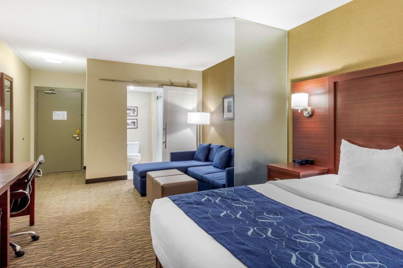 Comfort Suites Downtown Windsor Luaran gambar