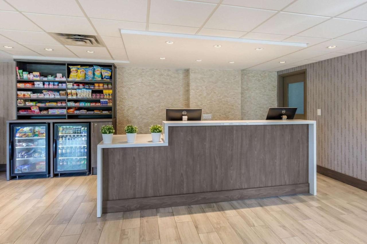 Comfort Suites Downtown Windsor Luaran gambar