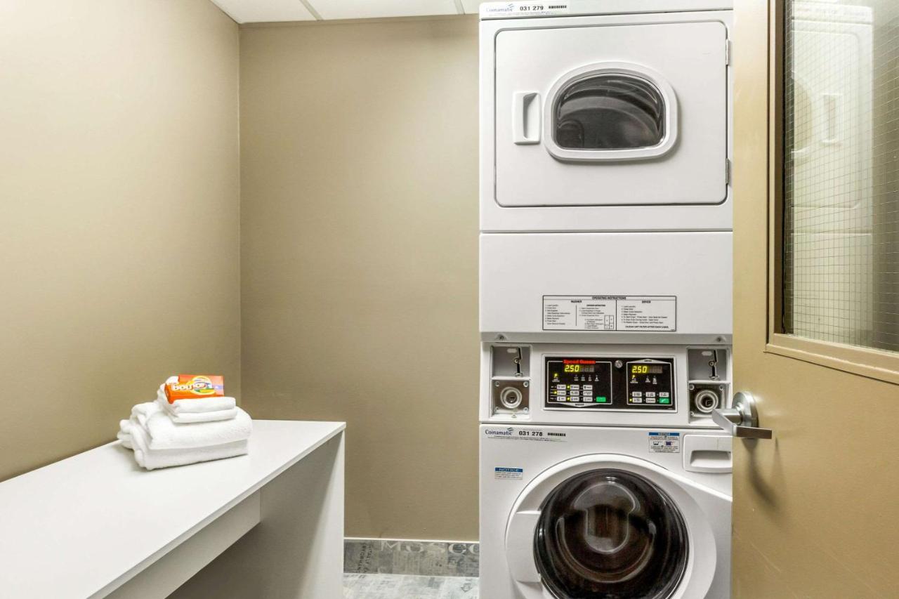 Comfort Suites Downtown Windsor Luaran gambar
